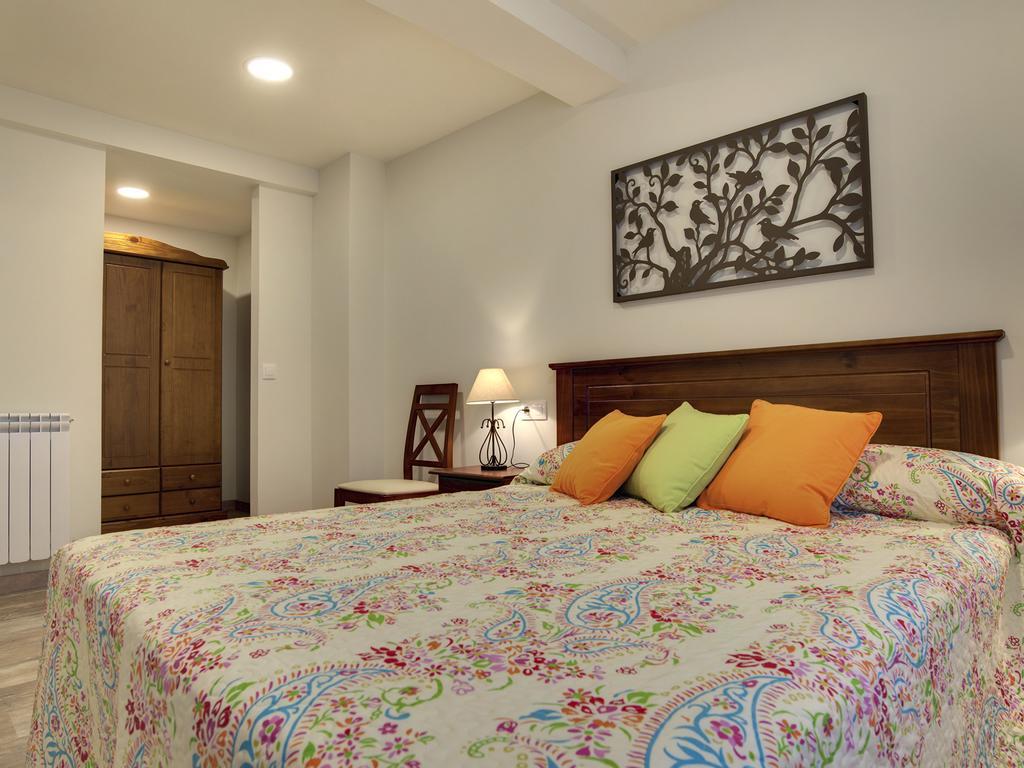 Apartamentos La Jasa Аргедас Екстериор снимка